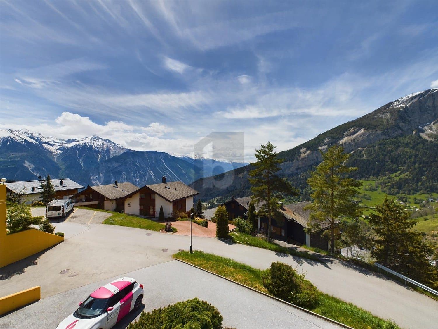 HERRLICHES PANORAMA VON DER SONNE VERWÖHNT