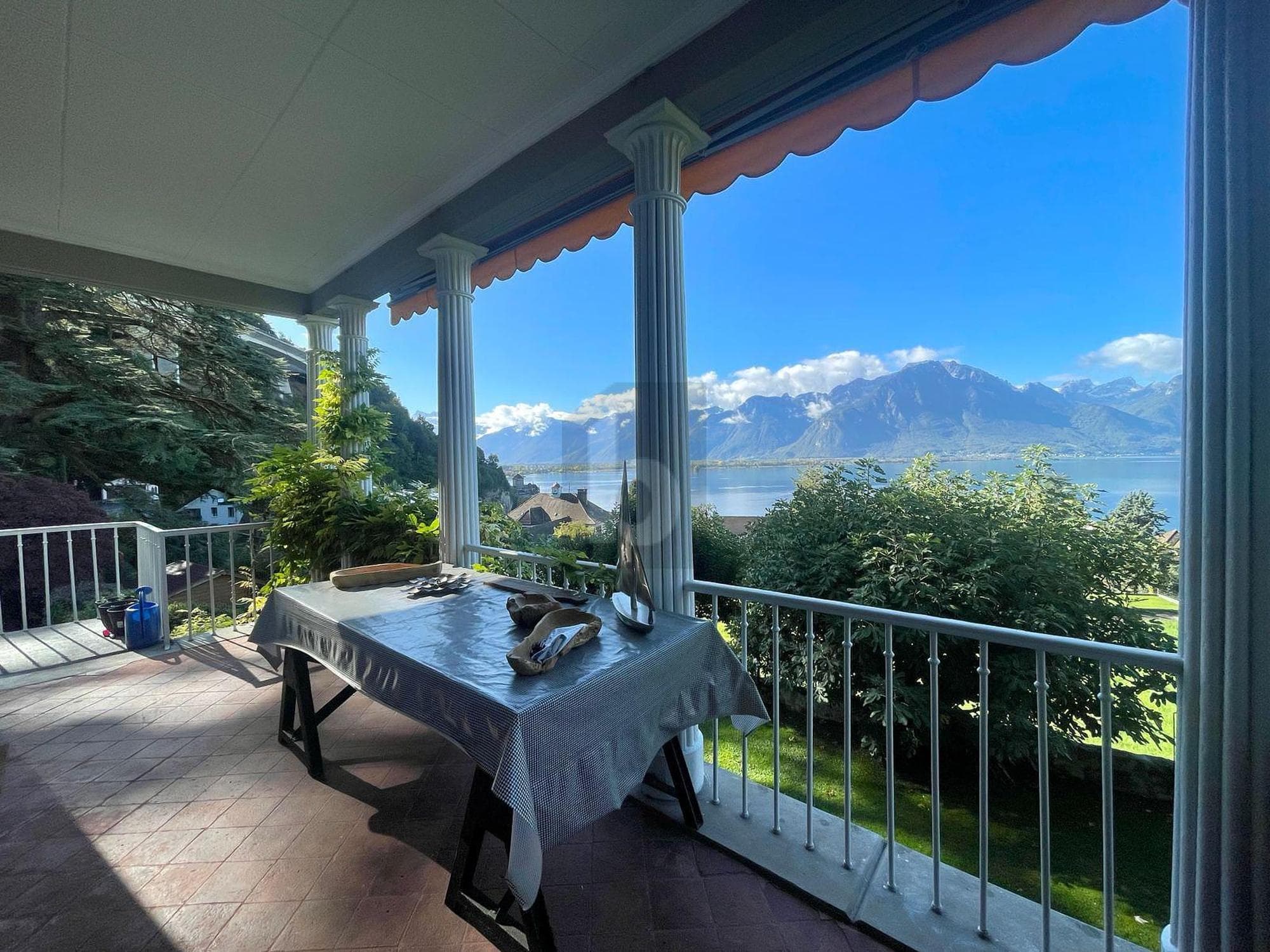 ÉLÉGANT, RAFFINÉ ET LUMINEUX