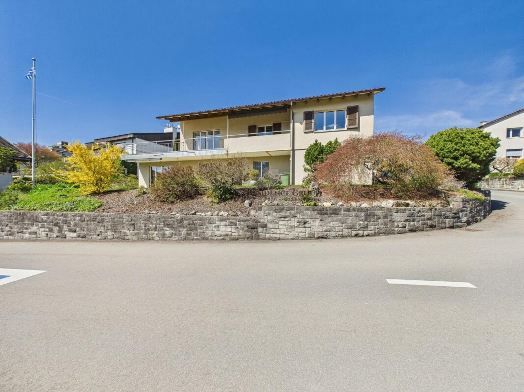 Exklusive 5.5-Zimmer-Terrassenwohnung mit See- und Bergsicht in Küssnacht