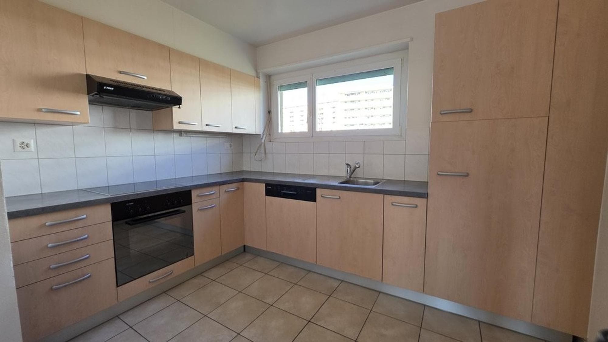 Lumineux 4 pièces idéalement situé à Charles-Naine