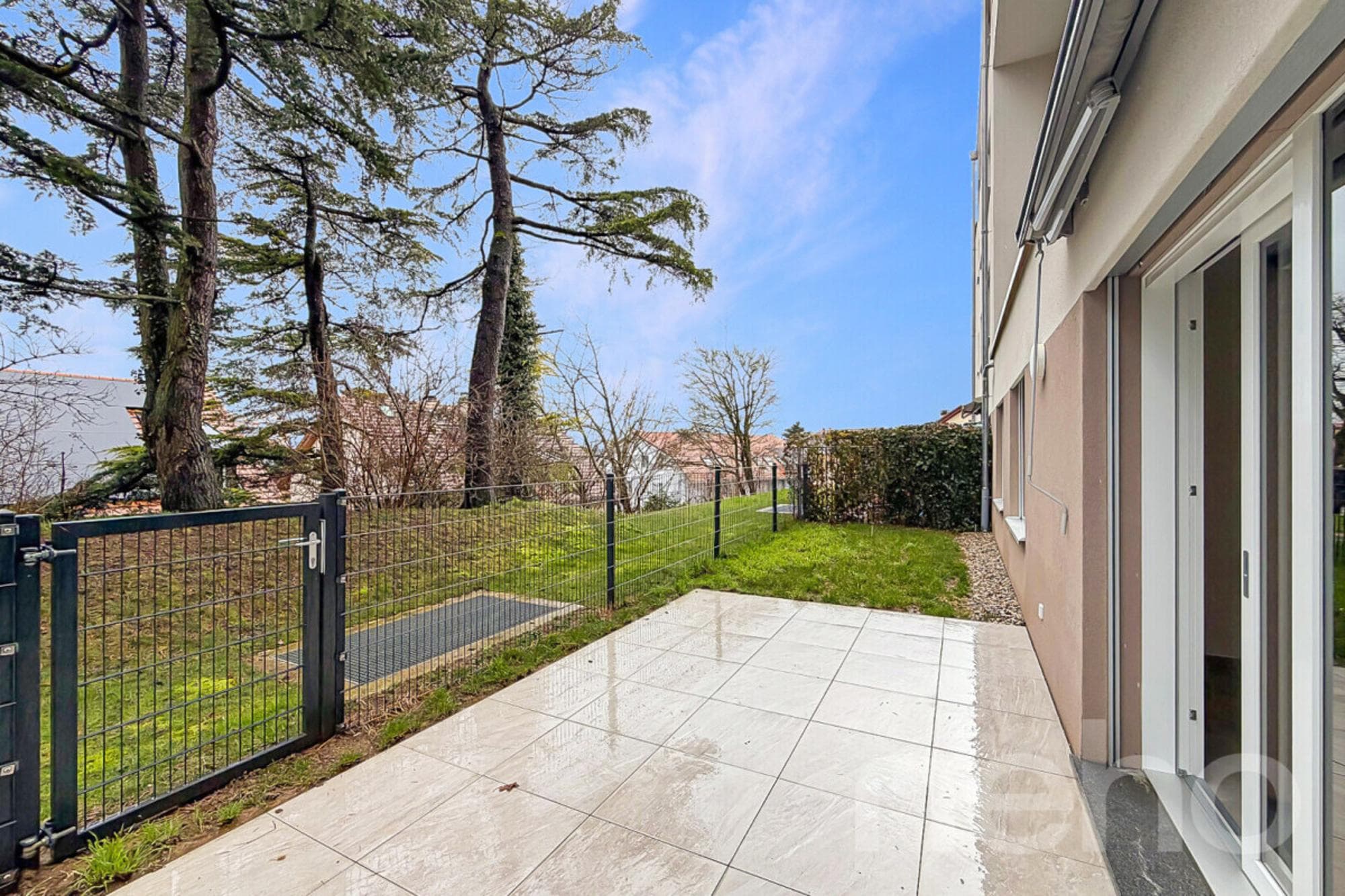 Orbe magnifique appartement avec jardin