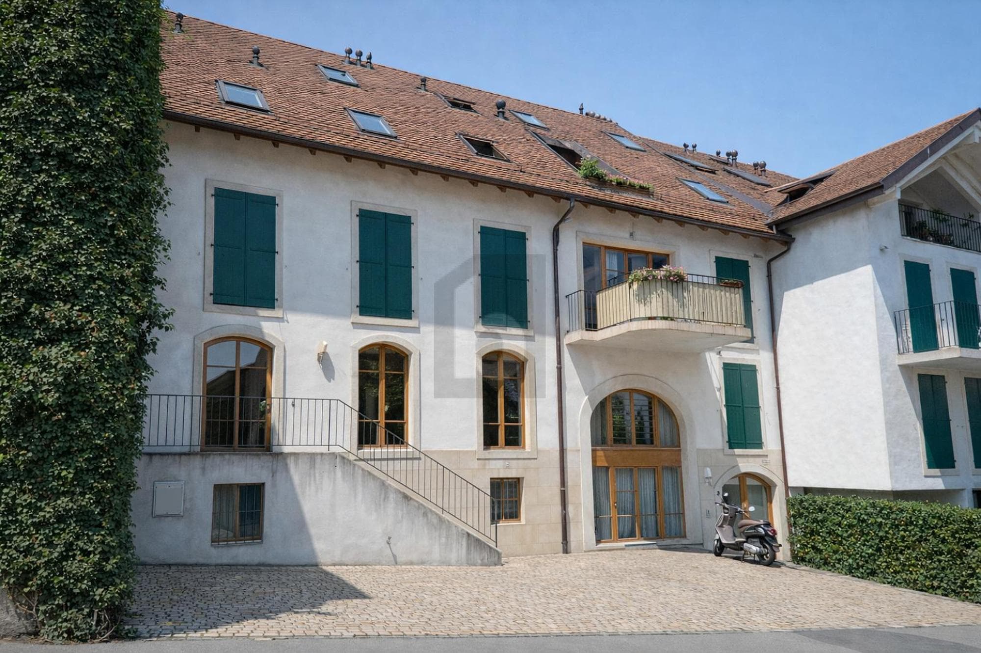 LUMINEUX & CHARMANT AVEC 2 BALCONS