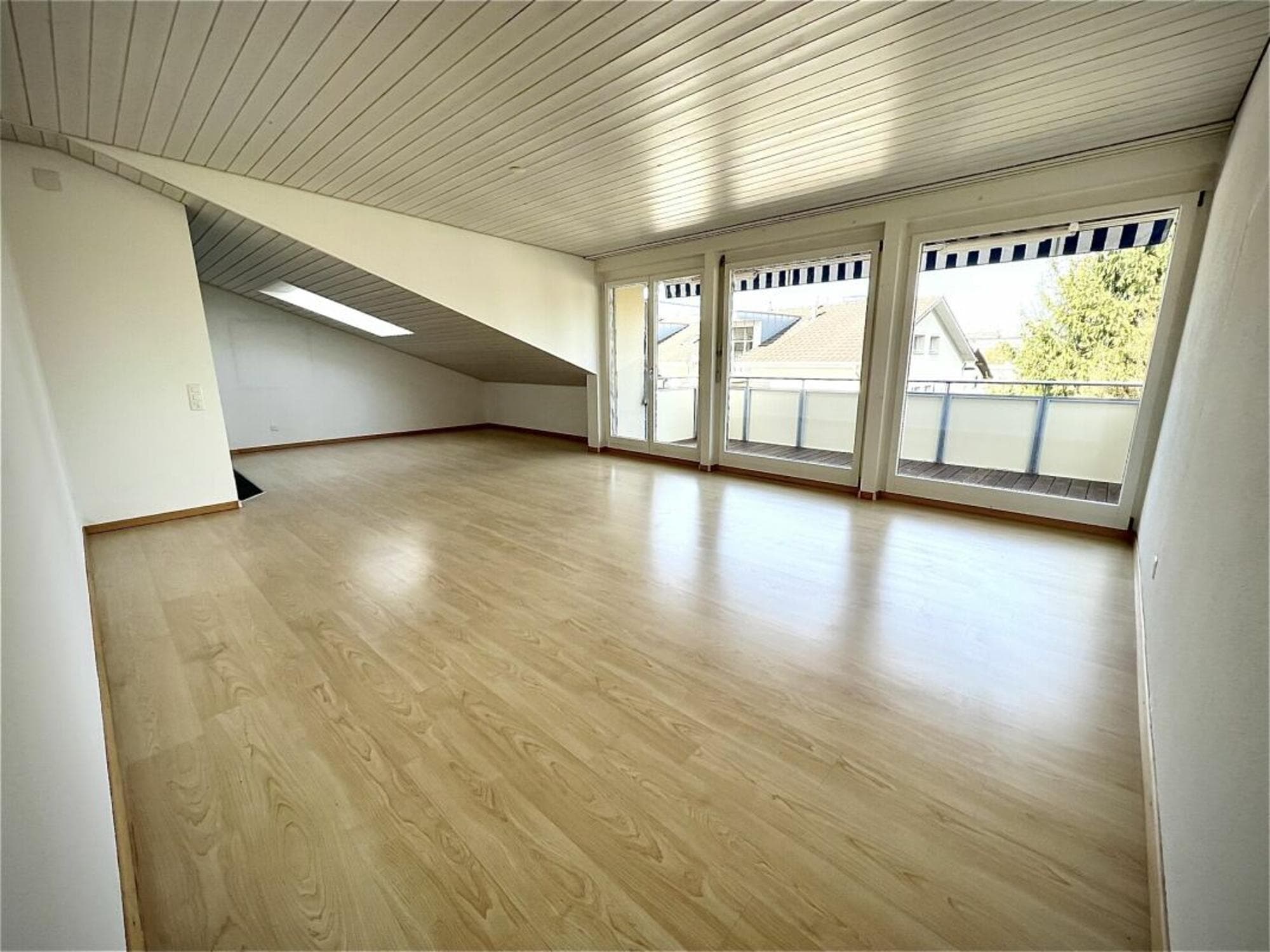 City Pulse Apartment: 3,5 Zimmer Wohnung mit  Rigi-Blick an bester Lage in Zug