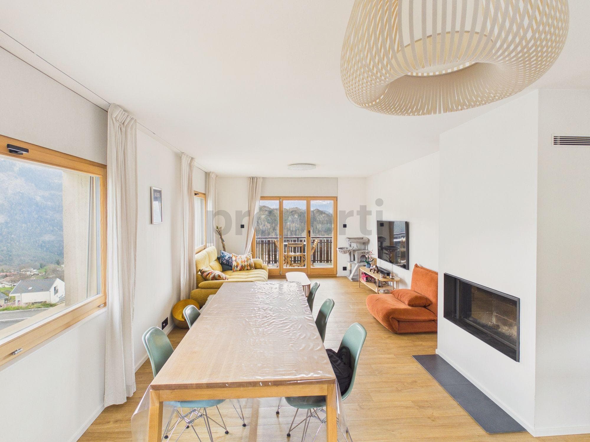 Élégant 4.5 pièces - appartement rénové avec balcon, Argnou Ayent