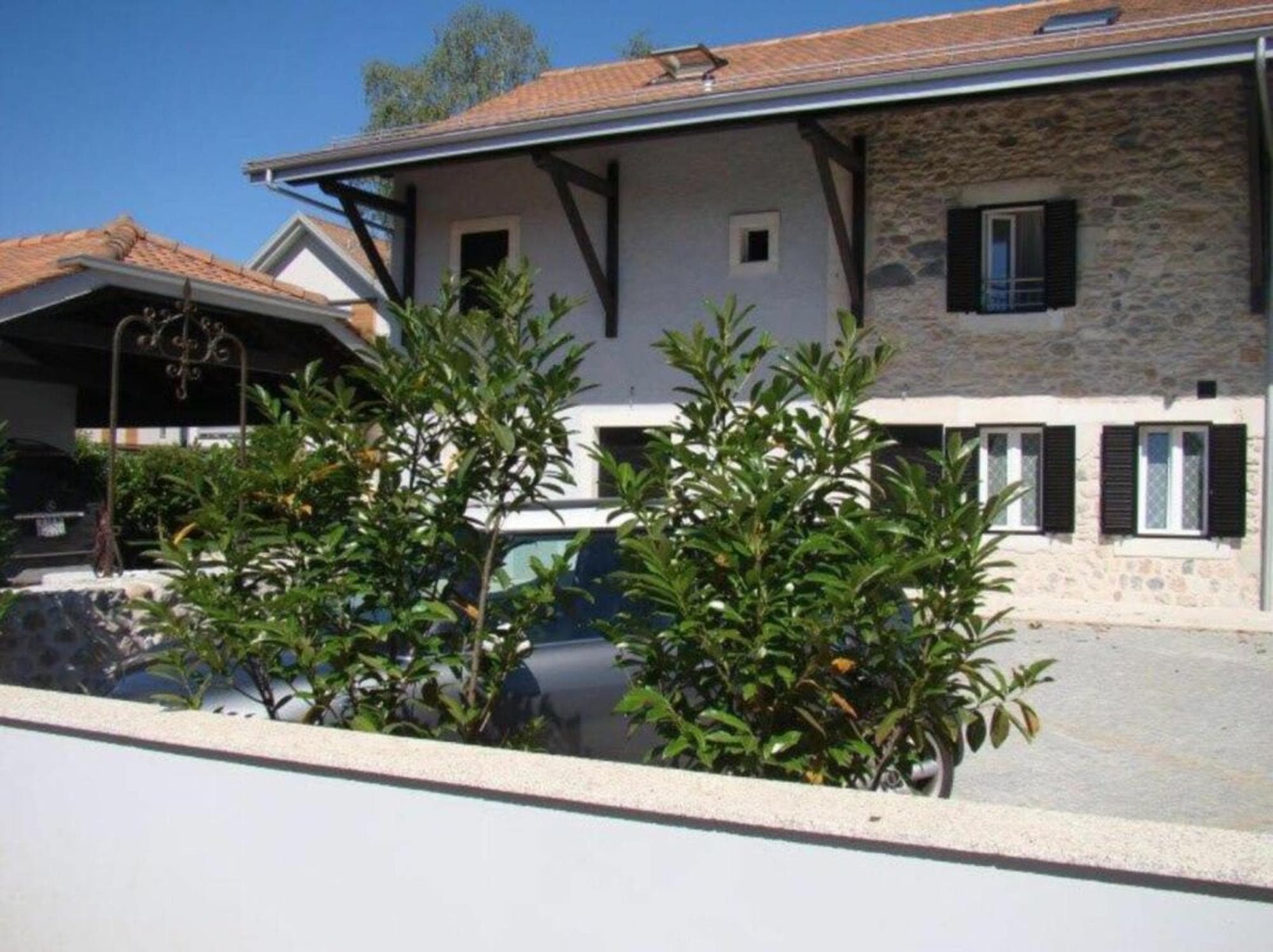 Villa jumelle d'angle à Chavannes-des-Bois