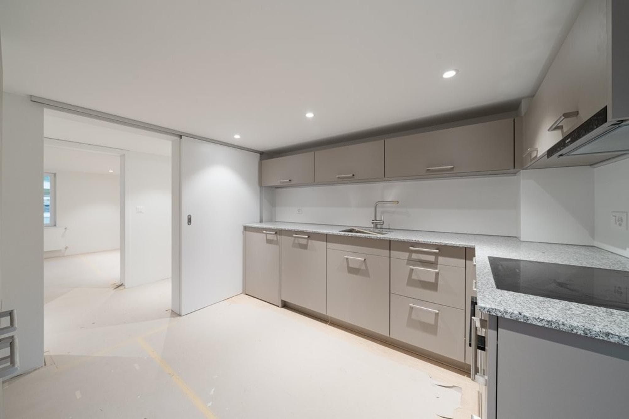 MODERN SANIERTE WOHNUNG MIT HISTORISCHEM CHARME IN UNTERÄGERI