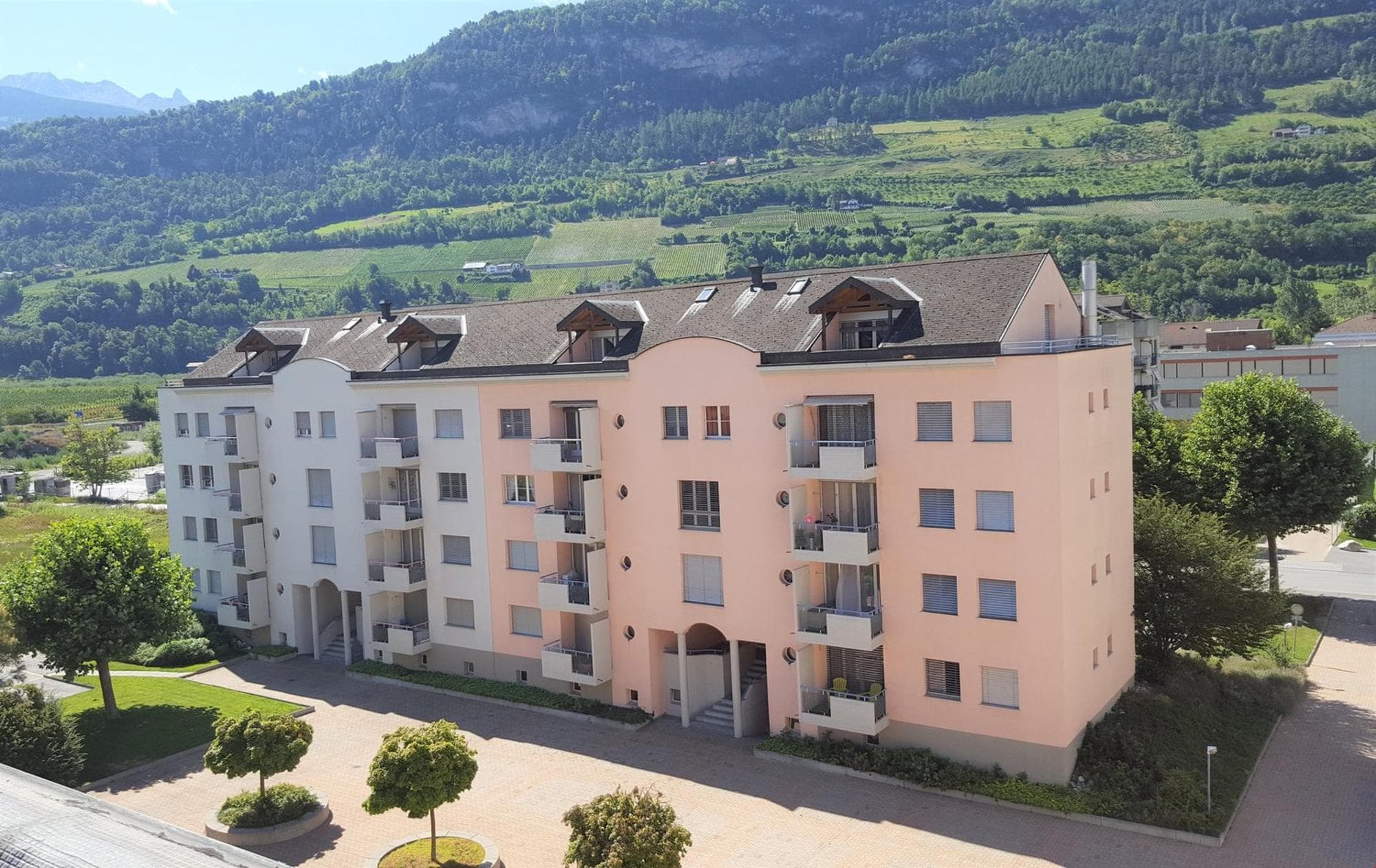 À louer ! un très joli appartement de 4 pièces 1/2, avec deux balcons, proche de l'hôpital de Sion !