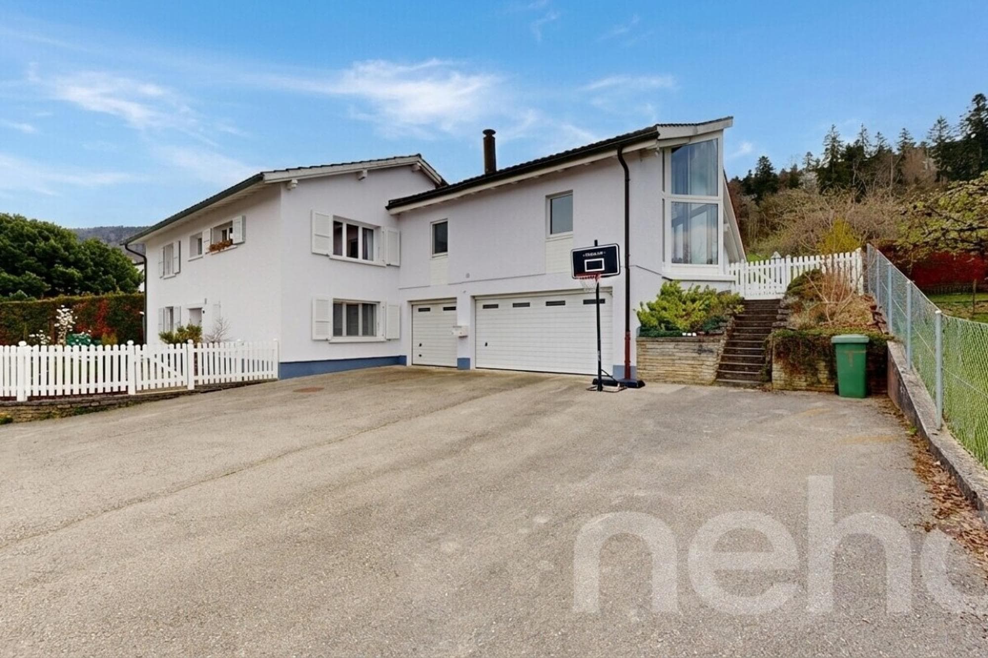 Superbe villa familiale, piscine intérieure, terrasses et vue forêt