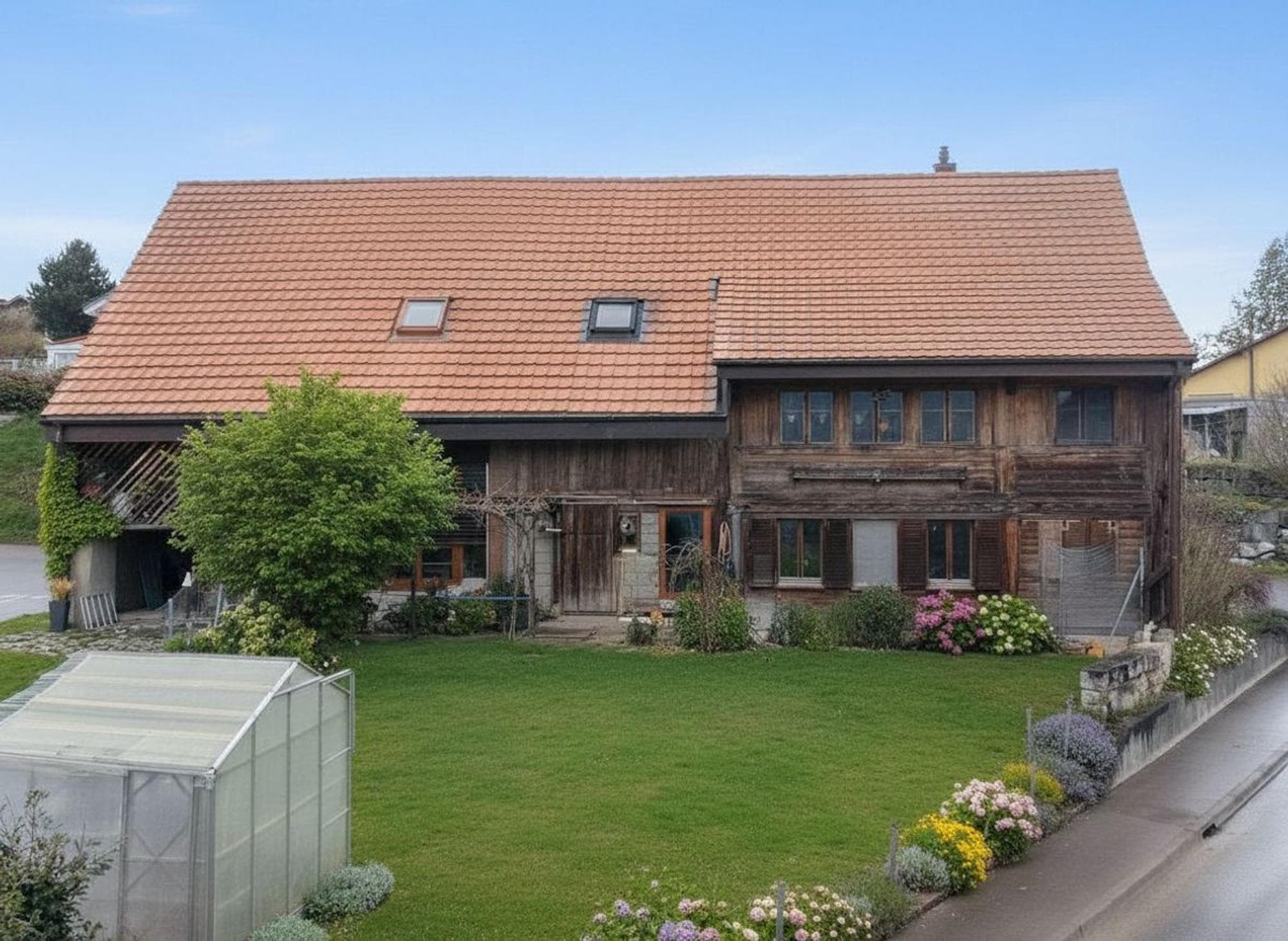 Ferme rénovée avec 3 appartements - rendement ~5% - Villarimboud