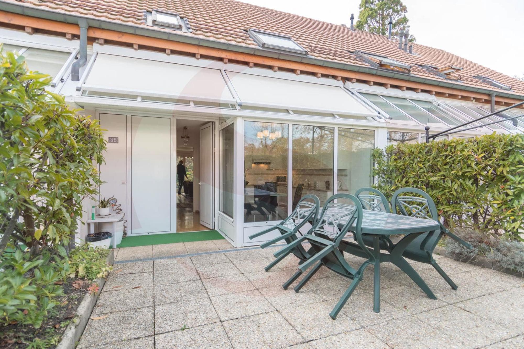 Maison contigüe à louer non-meublée