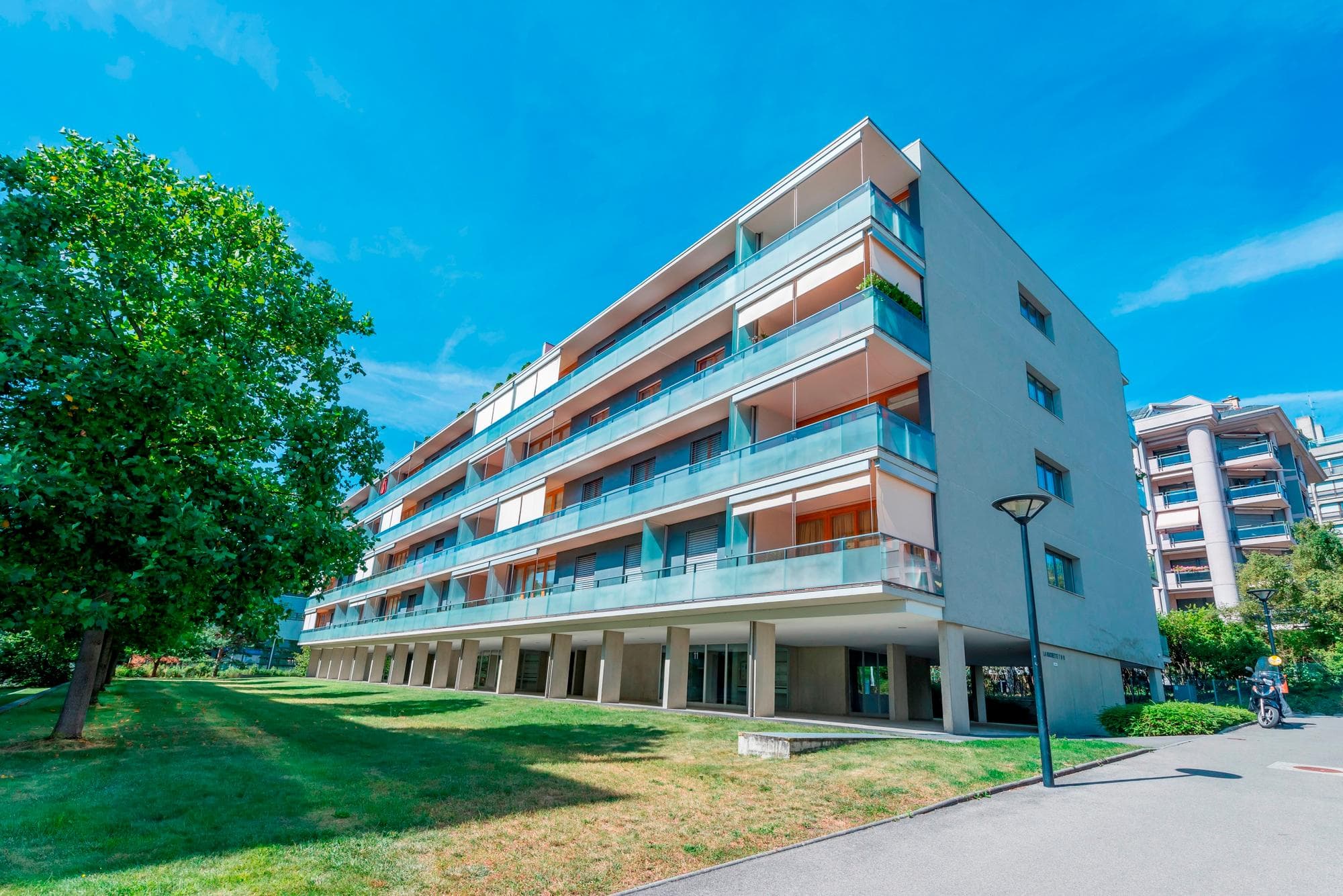 Profitez d'une superbe terrasse d'angle dans un quartier résidentiel