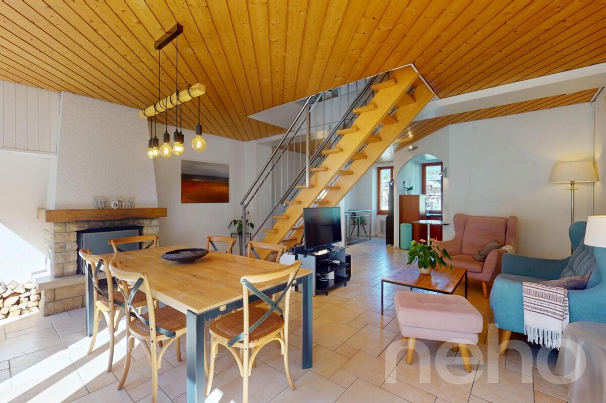 Magnifique maison mitoyenne rénovée au c?ur du village