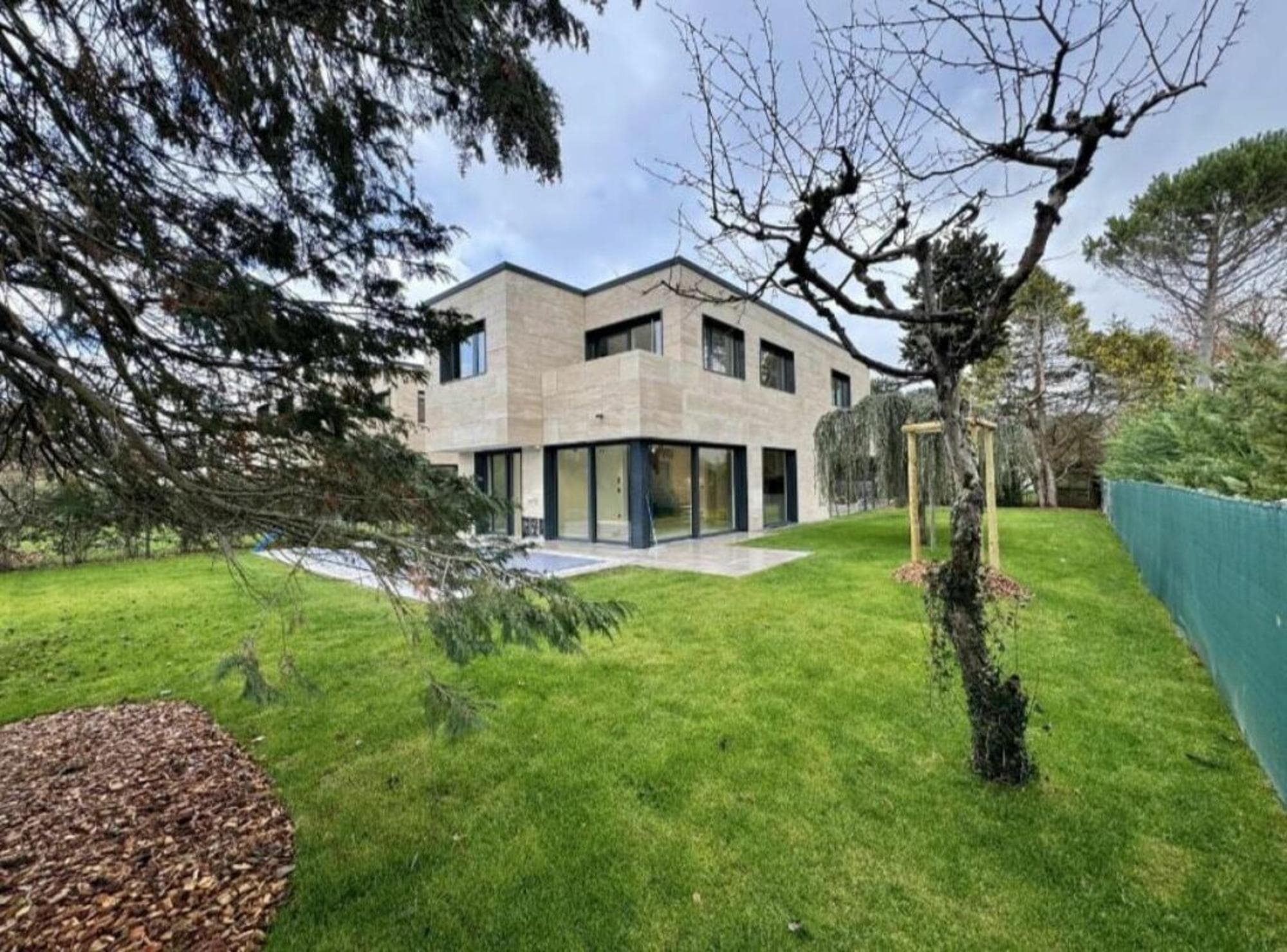 Luxe, confort et performance aux portes de Cologny