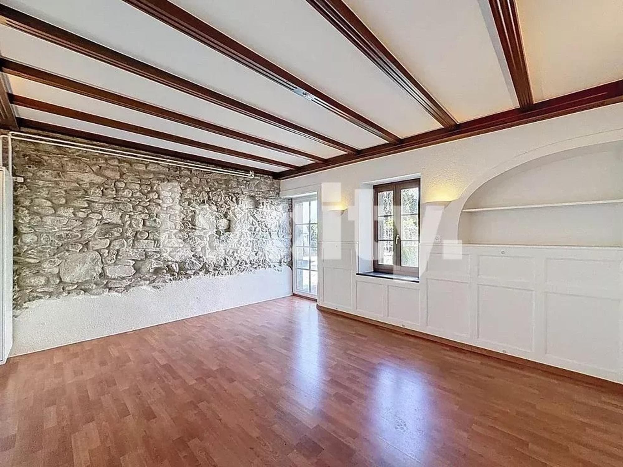 À Céligny, à seulement quelques minutes de Nyon, découvrez un environnement rare et privilégié.