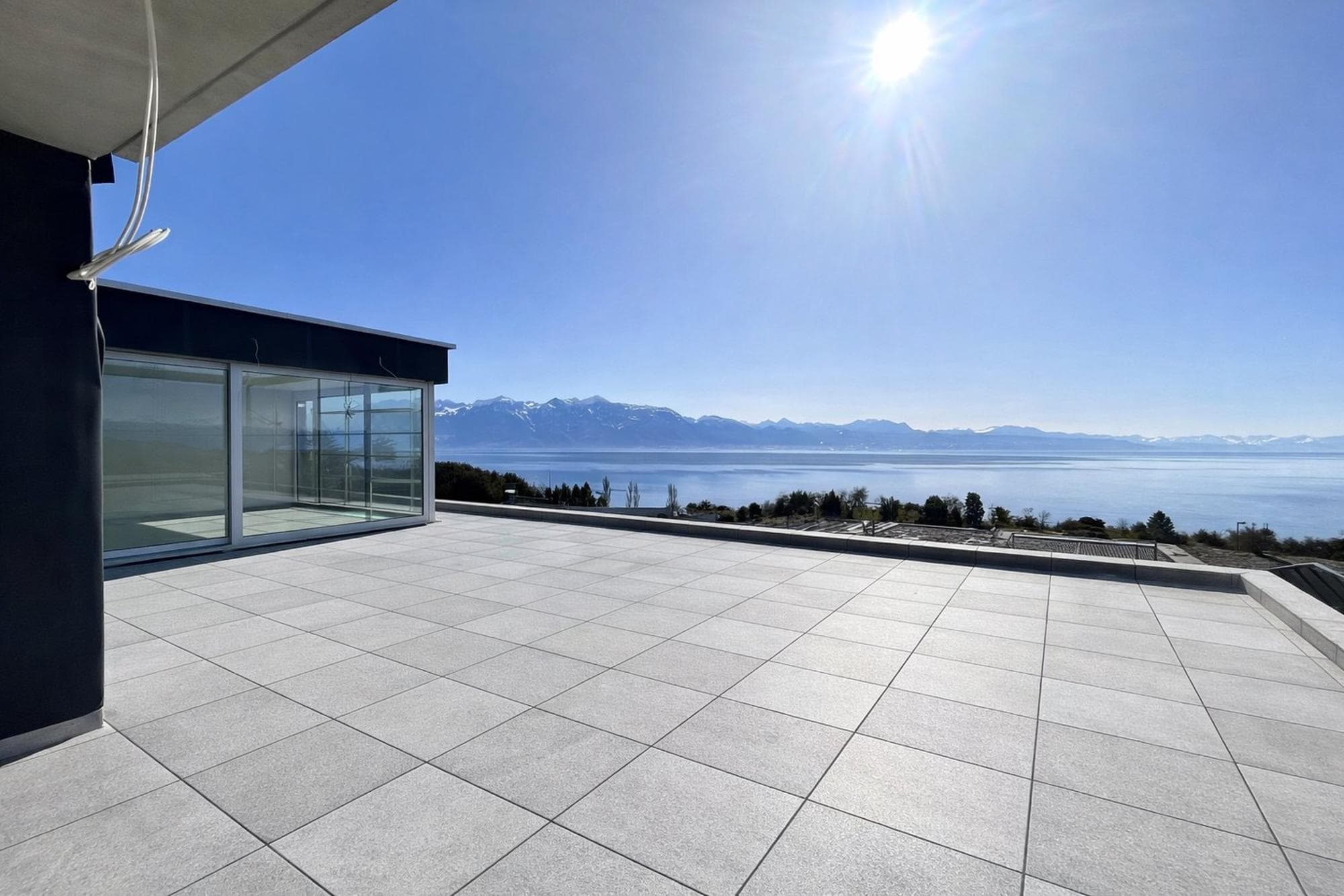 Magnifique maison mitoyenne de 6.5 pièces à Lutry avec vue imprenable