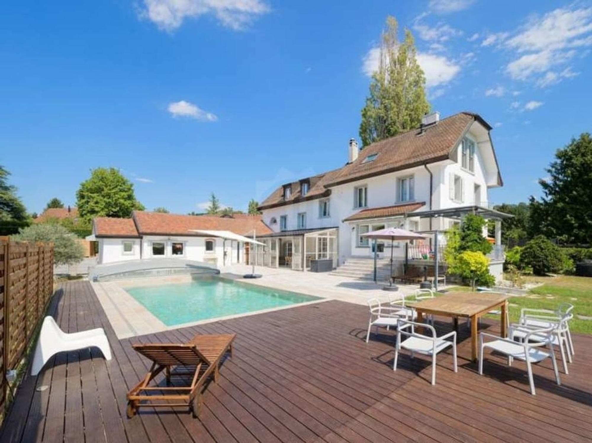 Beautiful Furnished  apartment in a renovated manor house