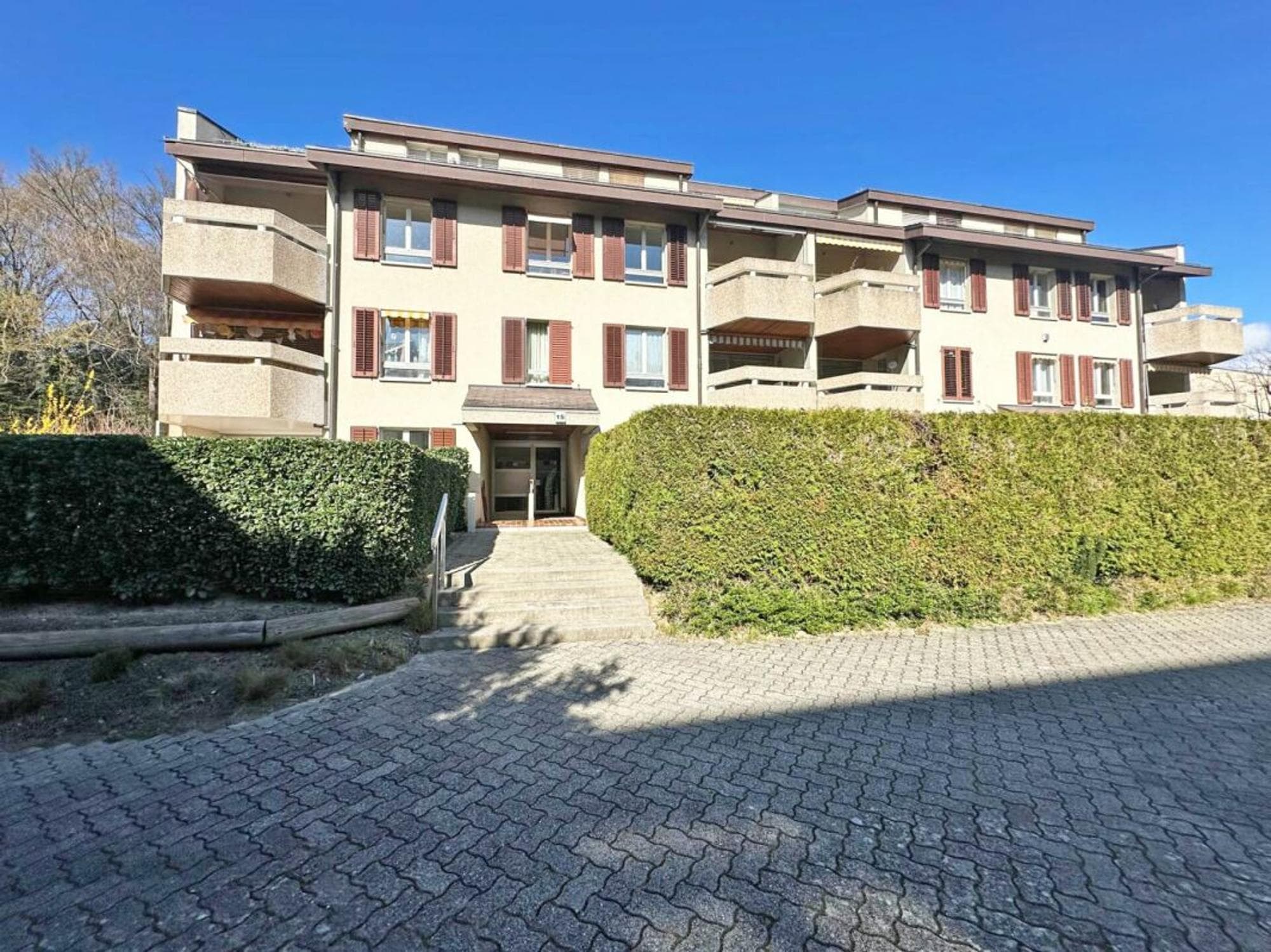 Bel appartement meublé à Cologny