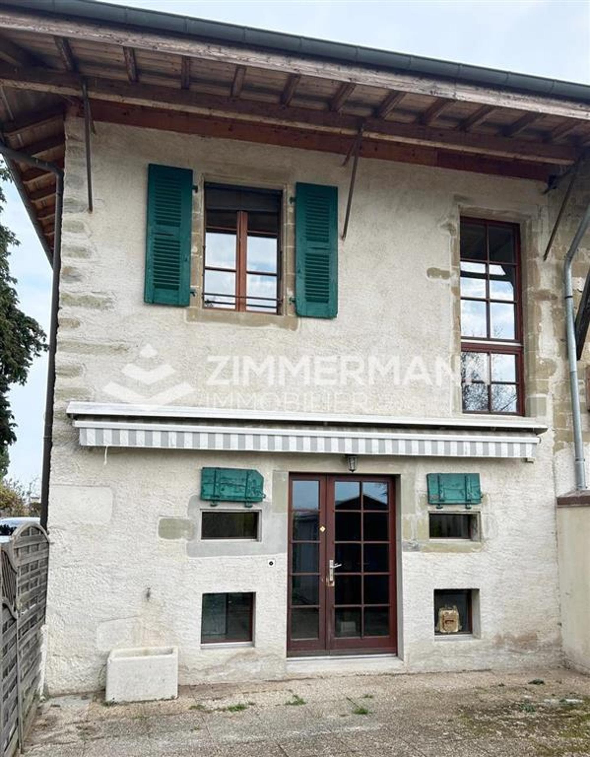 Maison de village,5.5,147