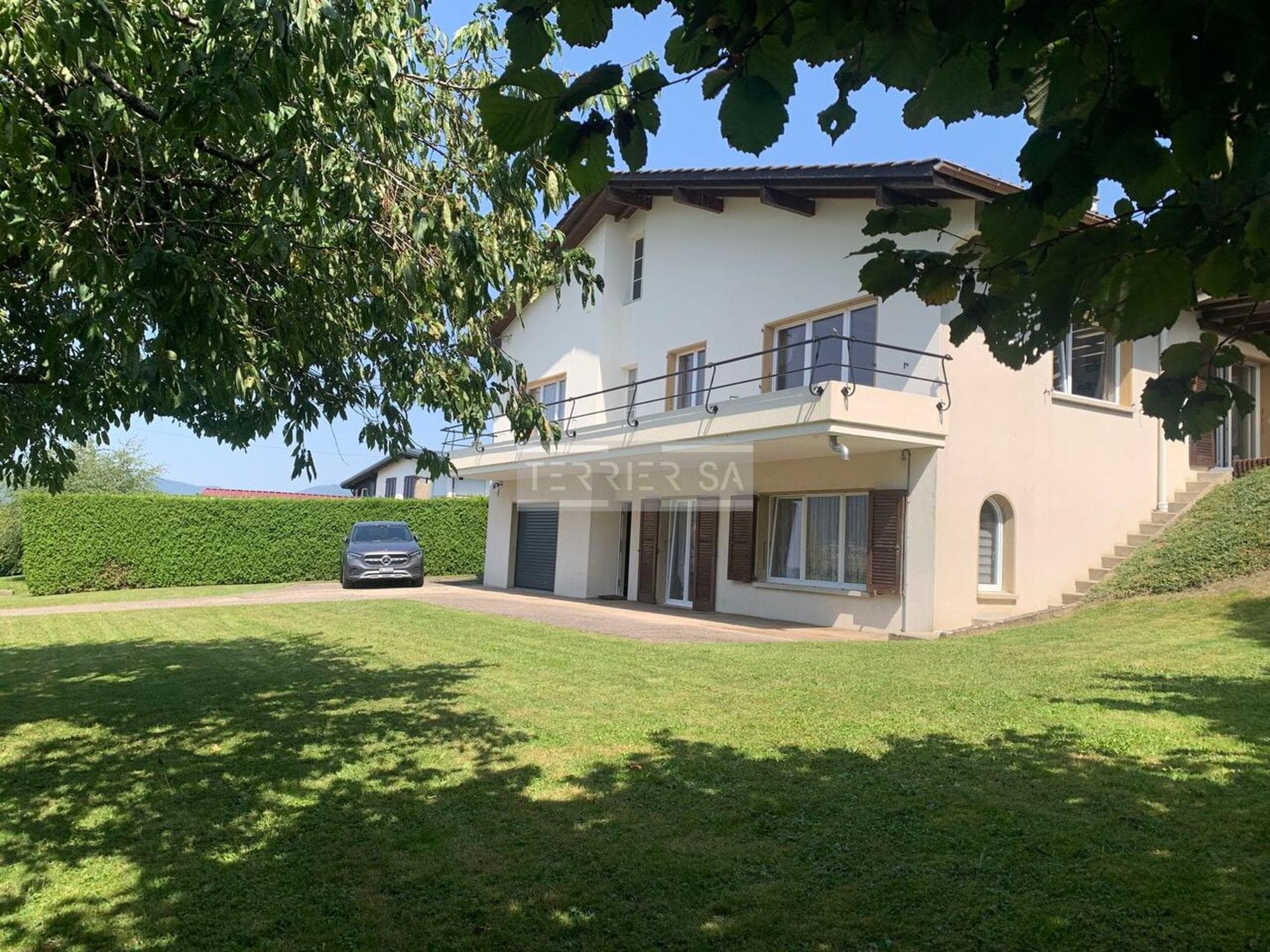 A 5 min. des Cadolles(NE), Propriété avec deux logements indépendants