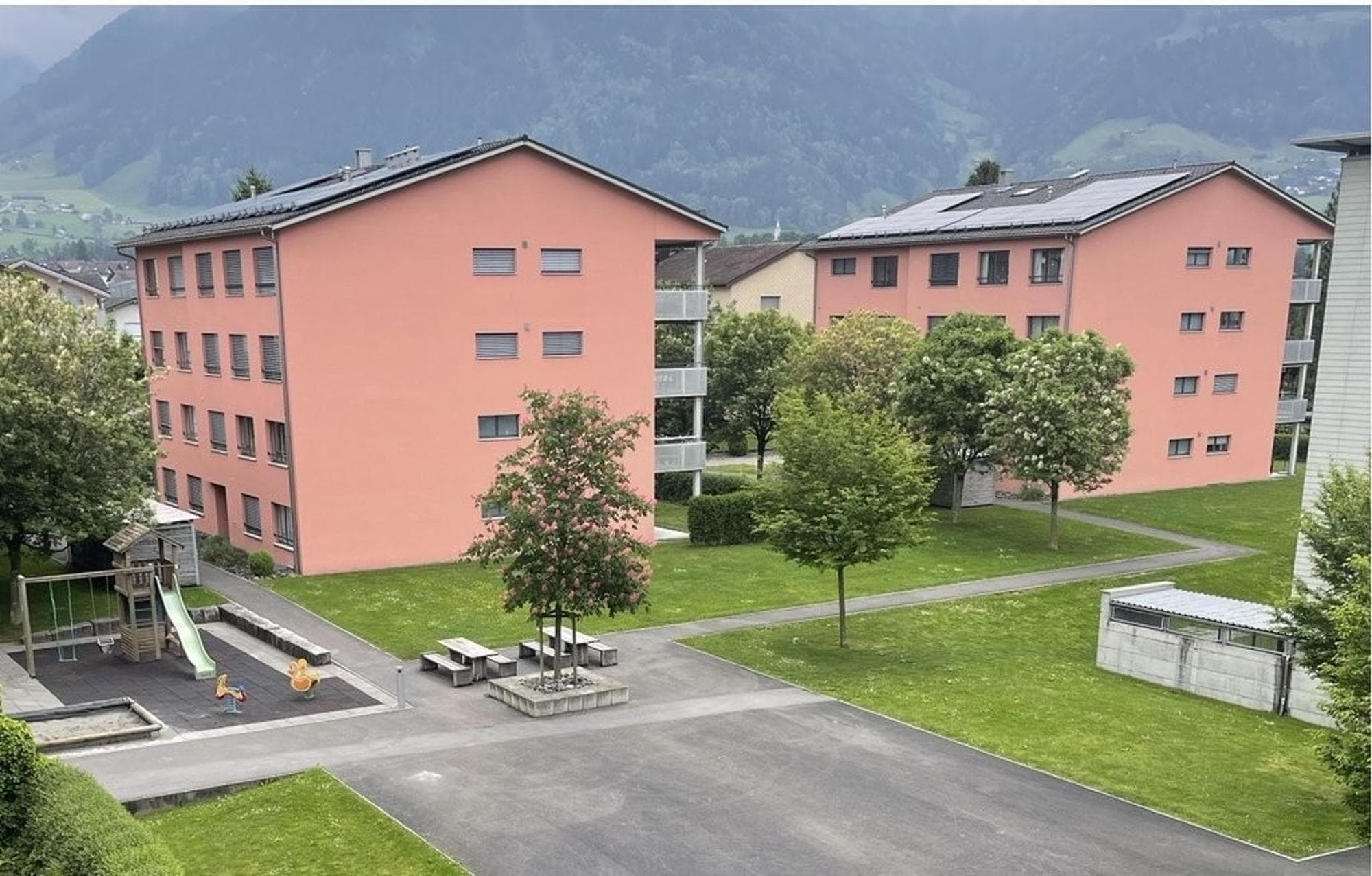 Moderne, grosszügige Wohnung an ruhiger Lage