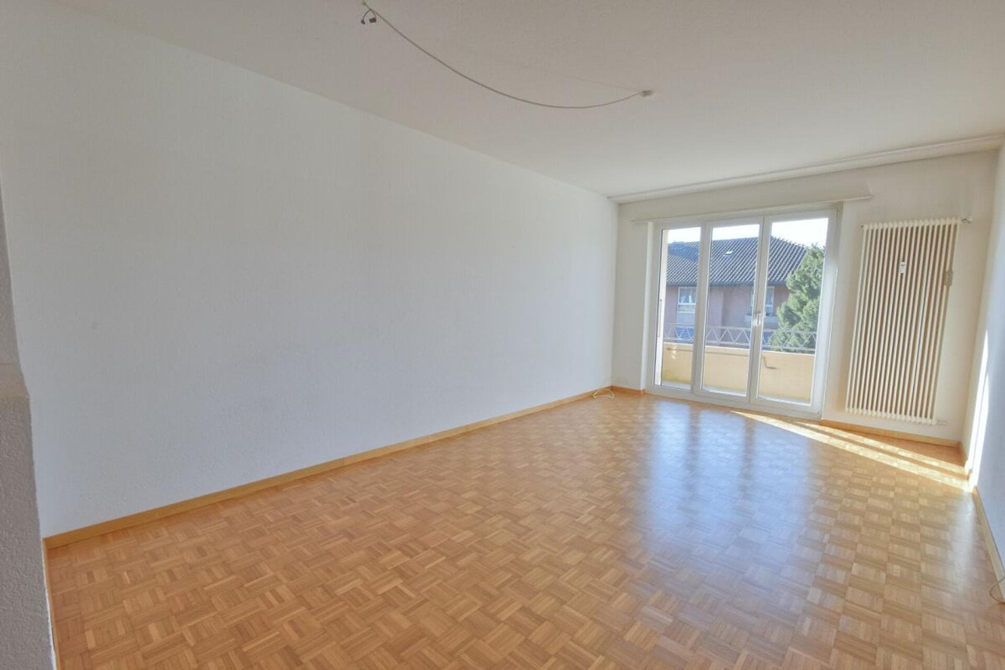 Sonnige & helle Wohnung mit Balkon an ruhiger Lage