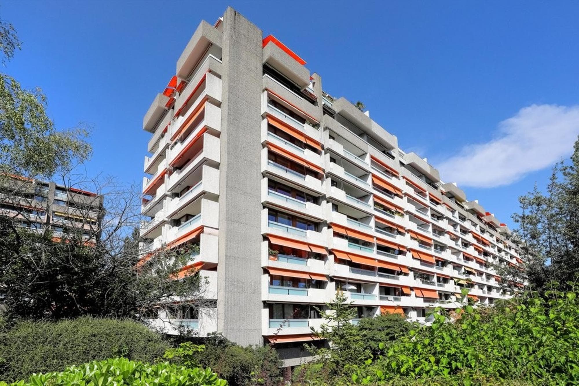 Appartement spacieux et traversant dans le complexe de la Tourelle