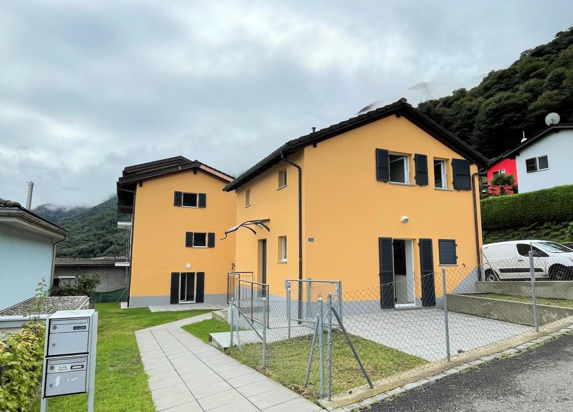 Villetta completamente rinnovata a soli 15 minuti da Bellinzona