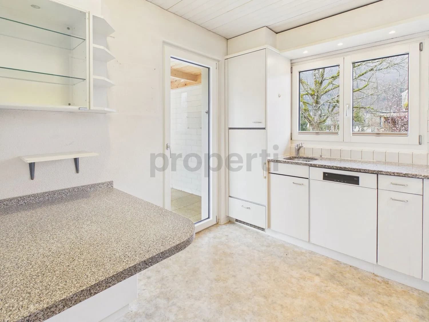 5.5-Zimmer-Einfamilienhaus mit praktischem Parkplatz, Interlaken