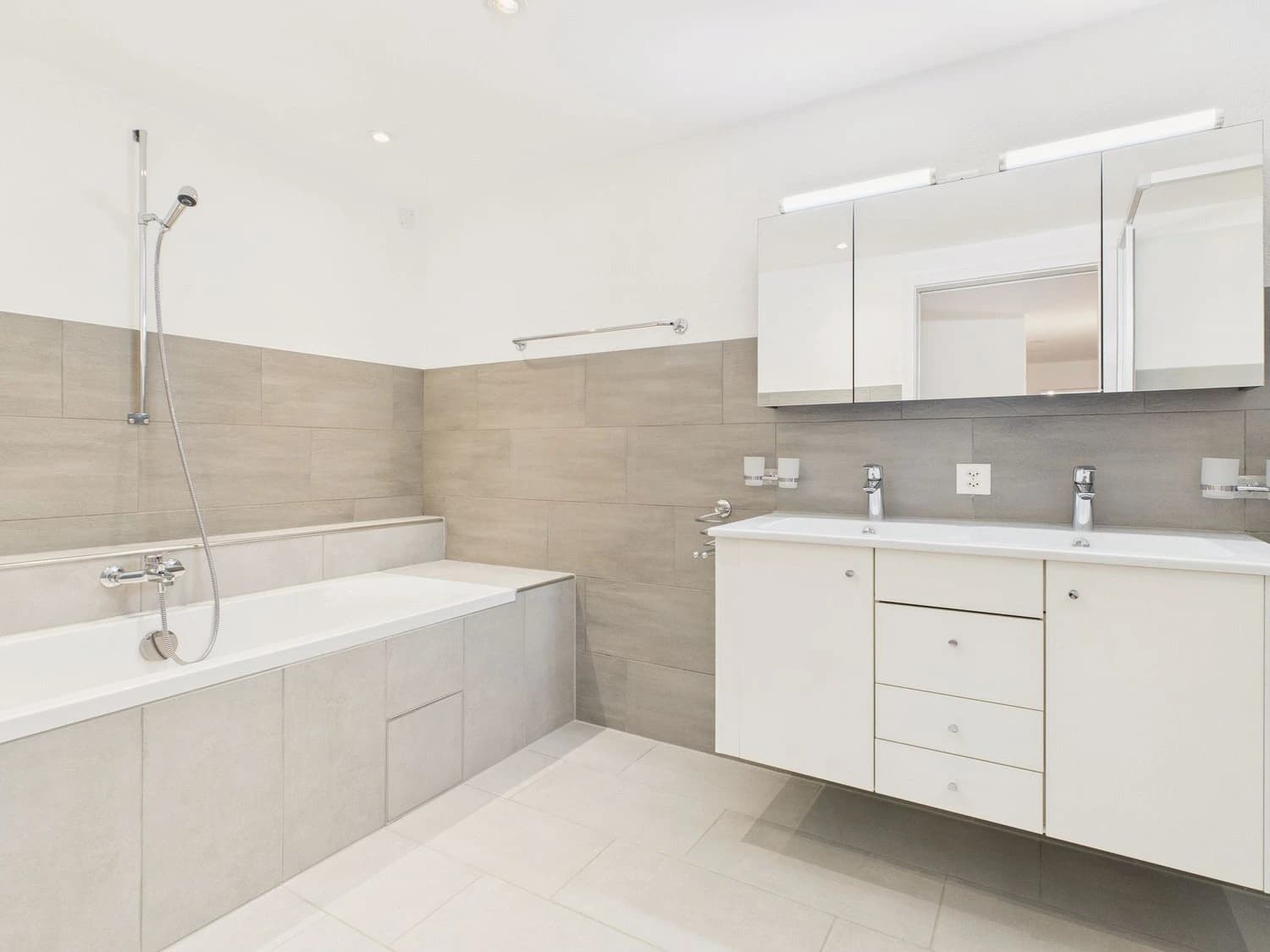 Komplett sanierte 5-Zimmer-Wohnung mit Terrasse in Wenslingen BL