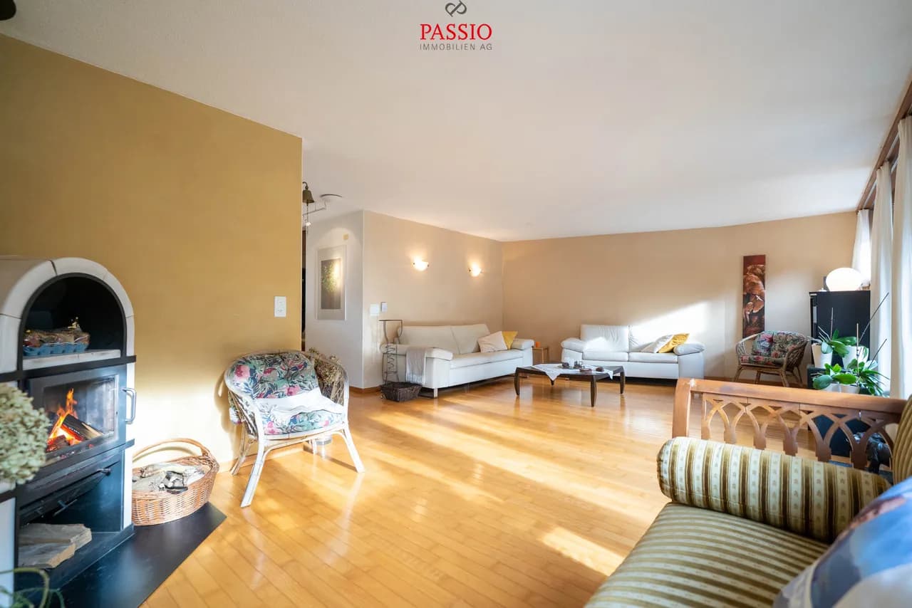 Grosses 10-Zimmer Reiheneckhaus mit Gartenparadies an Top Lage