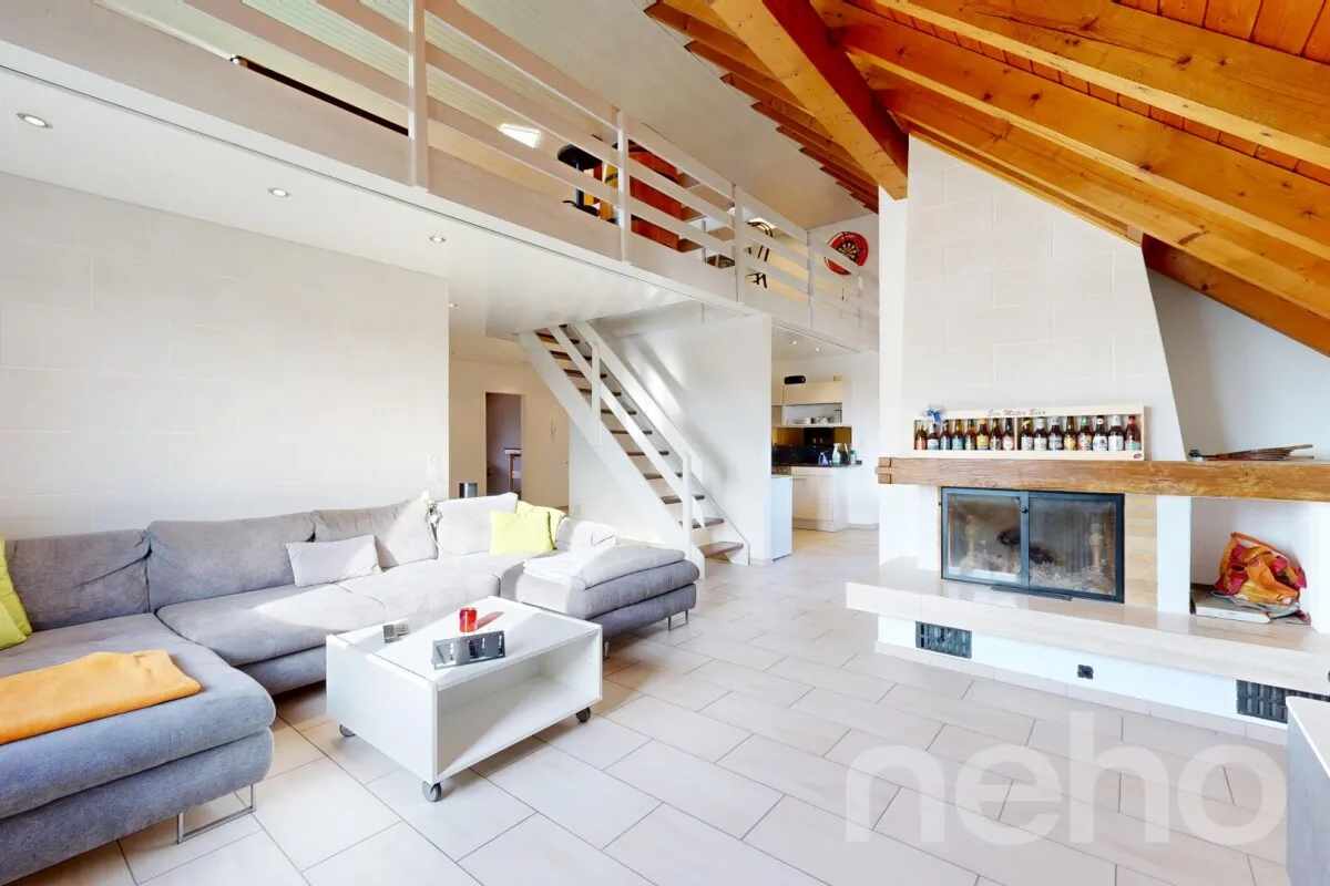 Grosszügige Dachwohnung mit Galerie an zentraler Lage