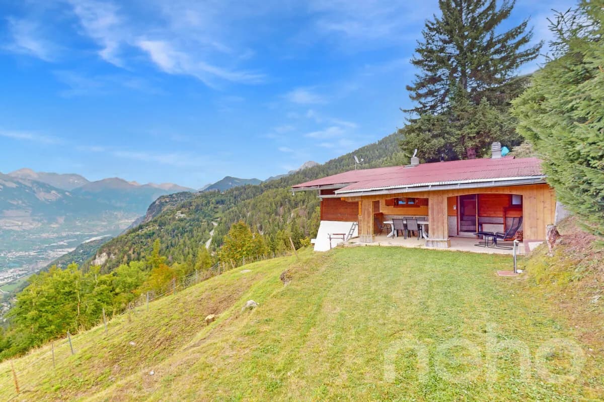Charmant chalet mitoyen avec terrain et terrasse