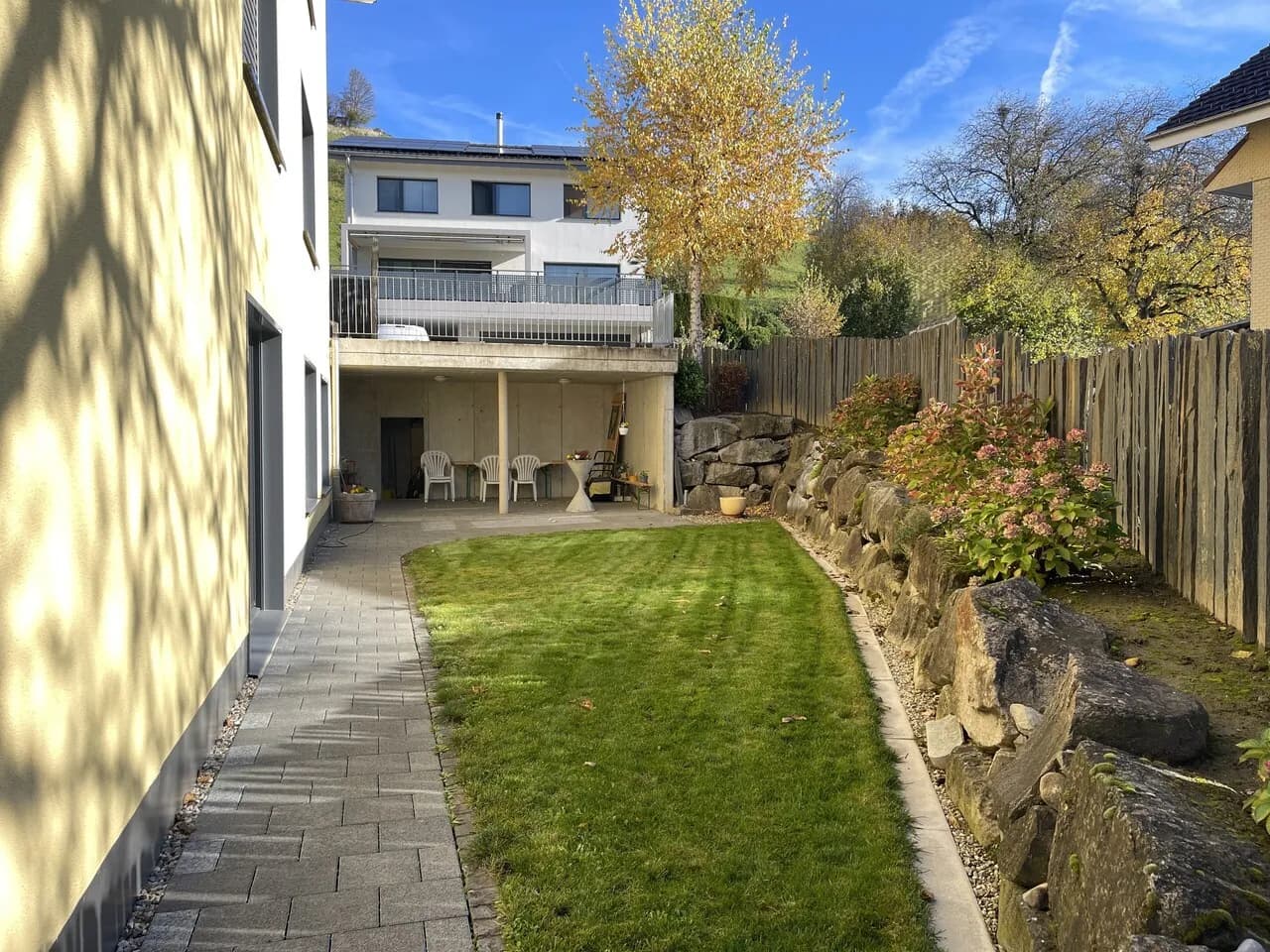 Helle 4½-Zi-Gartenwohnung mit Carport und Garten