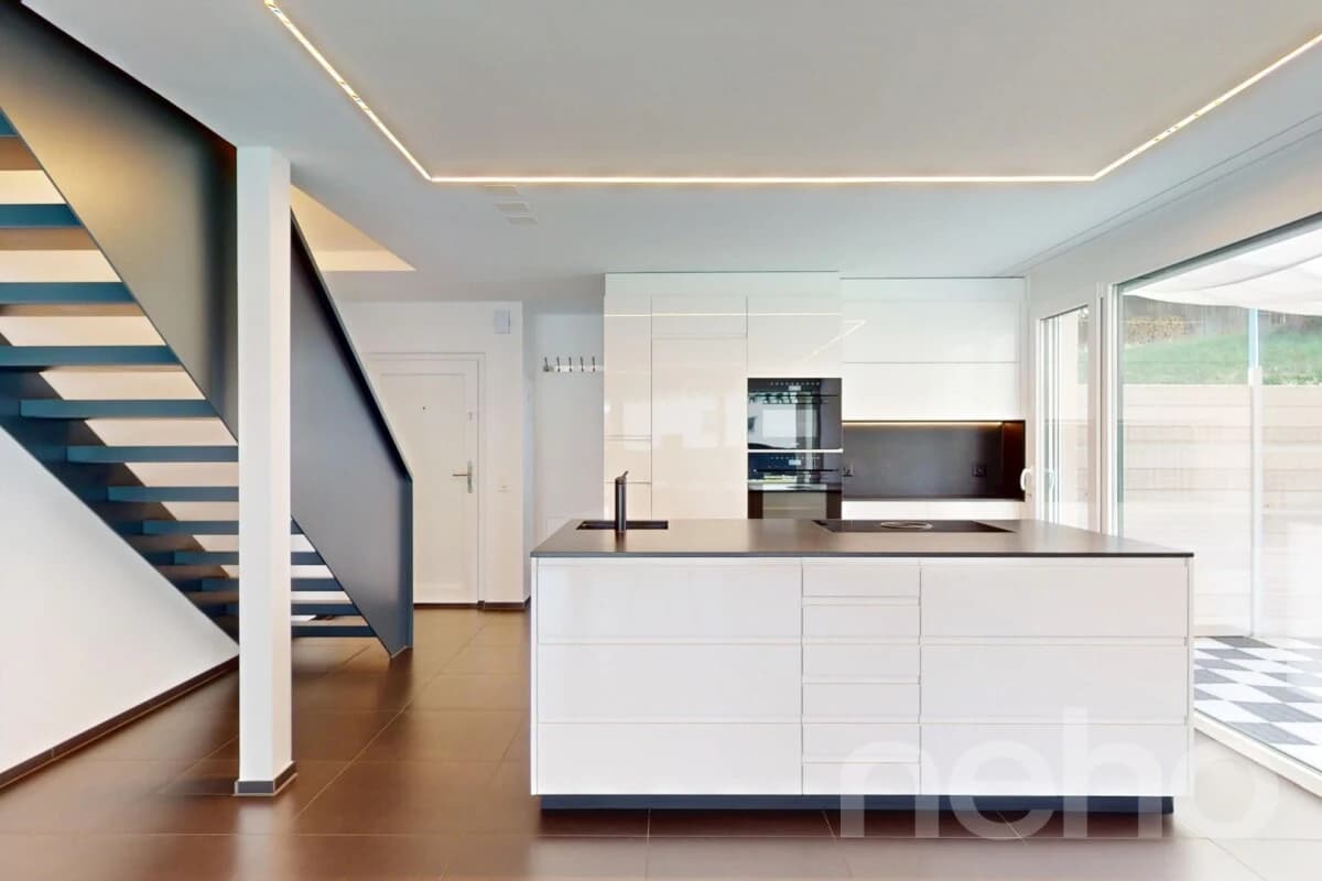 Moderne und renovierte Maisonette-Wohnung mit Gartensitzplatz