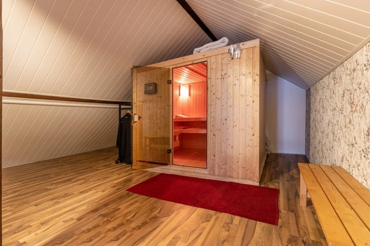 Historisches Juwel: 7-Zimmer-Einfamilienhaus mit vielseitigem Raumangebot