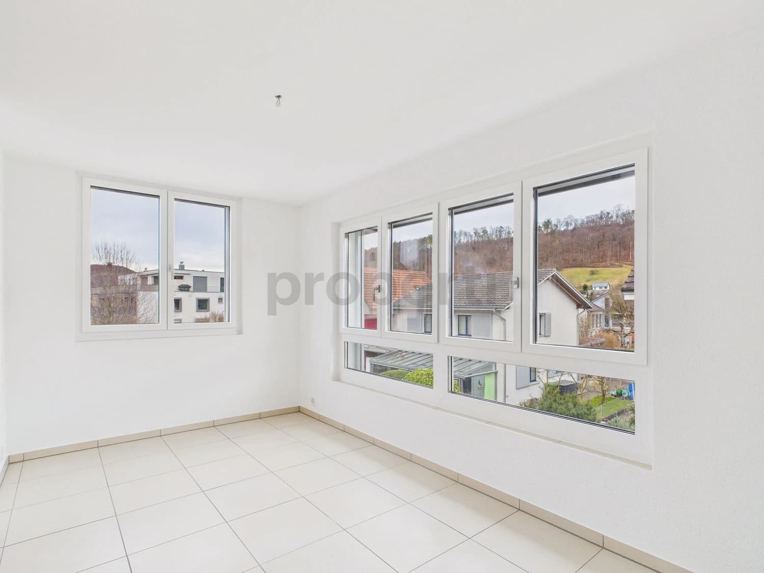 Helle 4.5-Zimmer Maisonette-Wohnung mit Balkon in Bubendorf