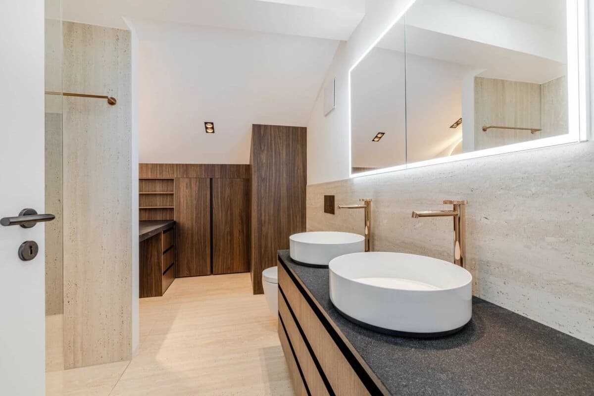 Erstbezug Neubau: Design, Licht & Komfort - Exklusive 5.5 Zimmer-Dachattikawohnung im beliebten Horn