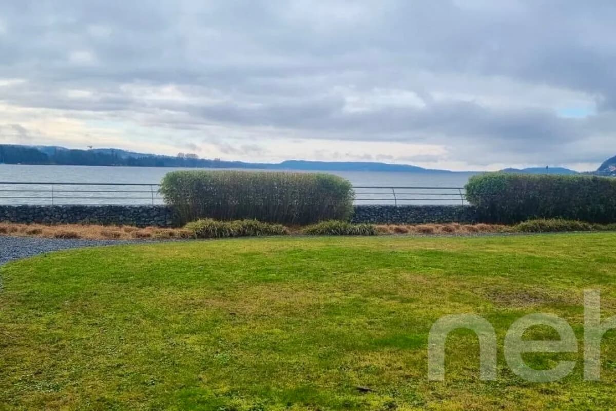 Reihenmittelhaus am Bielersee mit Seewiese zur Mitbenutzung