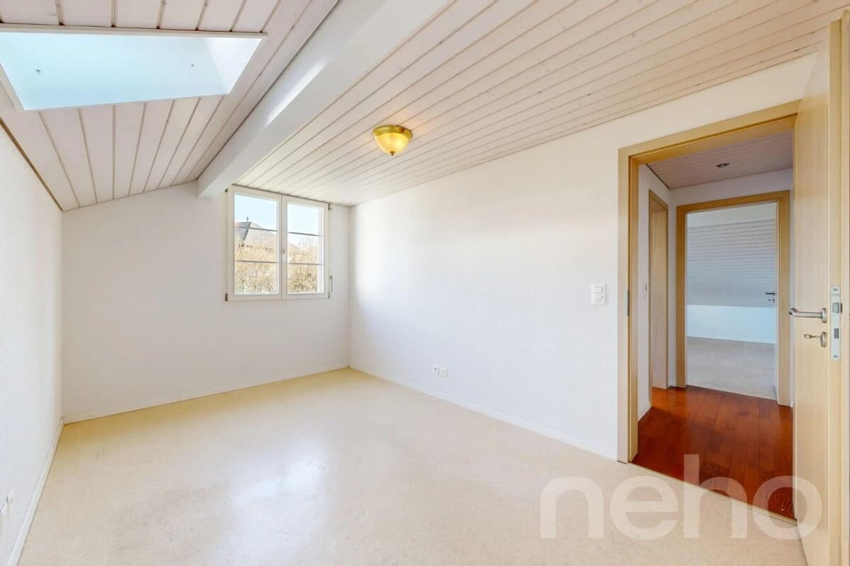 Grosszügiges Einfamilienhaus mit Garten im Zentrum