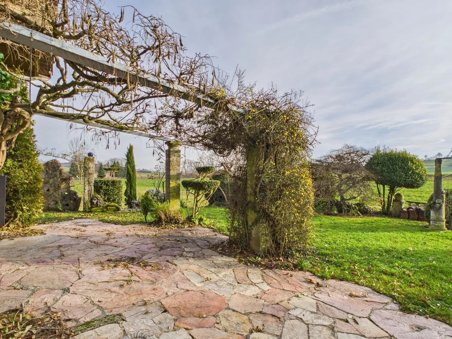 Geräumiges 4.5-Zimmer Mehrfamilienhaus mit herrlichem Ausblick ins Grüne in Münchenwiler