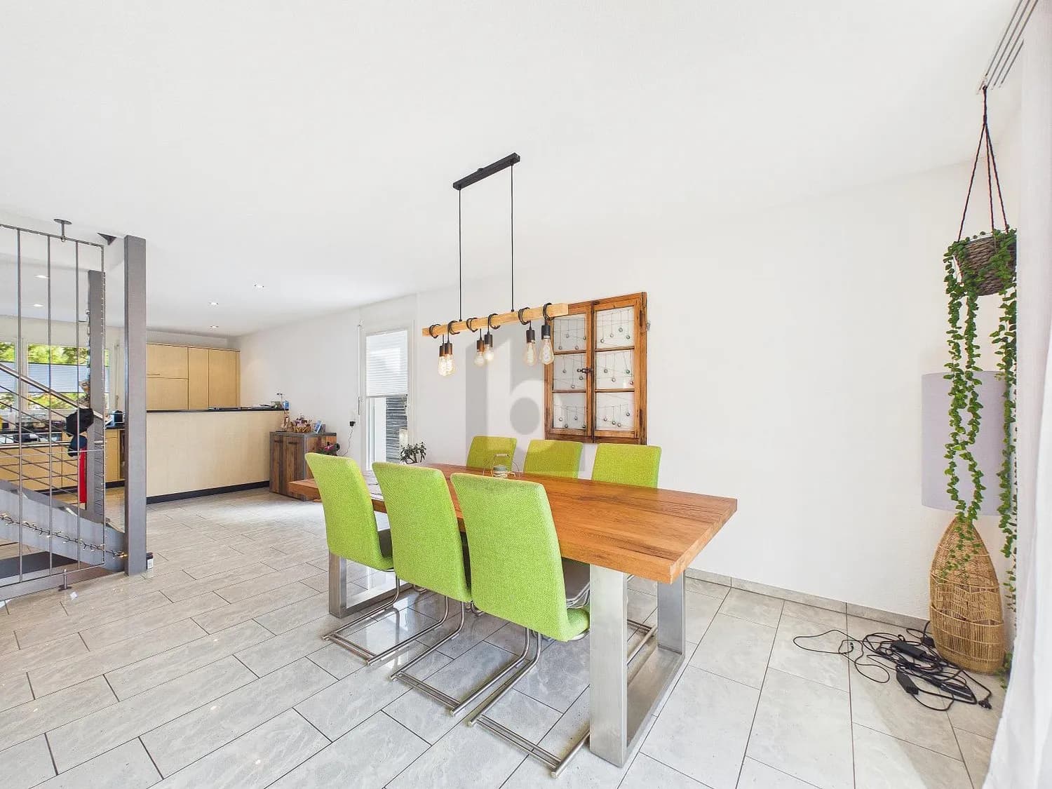 IDYLLISCHER GARTEN AN RUHIGER LAGE