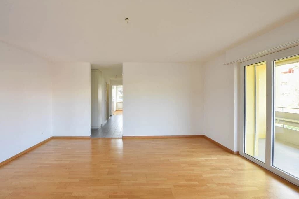 Helle Wohnung mit moderner Küche und Bad