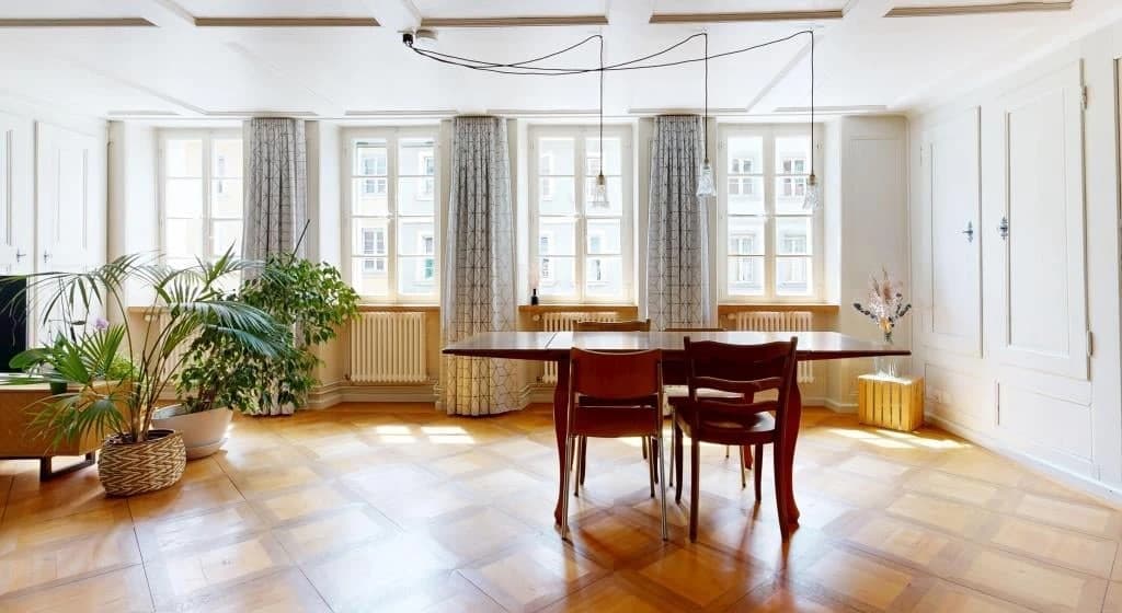 Gschichtsträchtigi Muure mit modernem Inneläbe ir Burgdorfer Autstadt