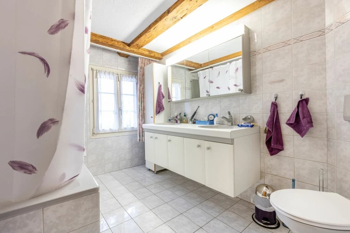 Potenzialreiches Bauernhaus mit drei Wohneinheiten und Scheune