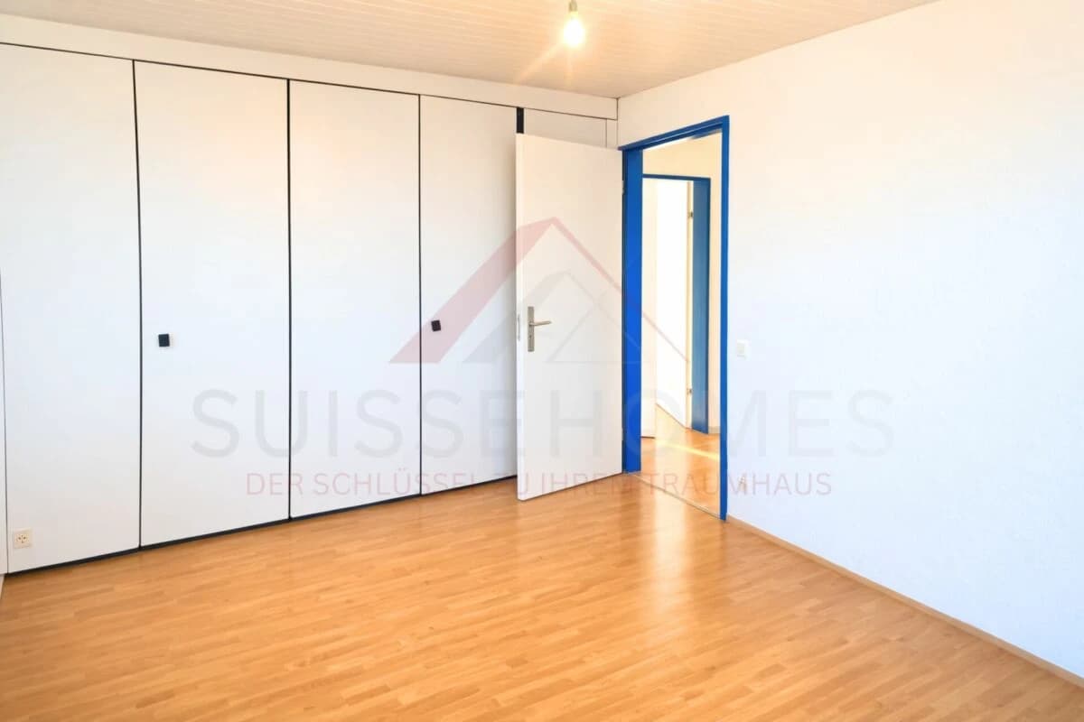 Grosszügiges Einfamilienhaus mit Seesicht und Pool