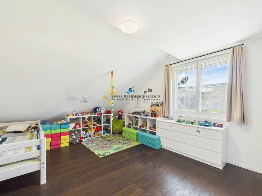 Exklusives Wohngefühl: Dach-Maisonette mit Klimaanlage im steuergünstigen Neerach