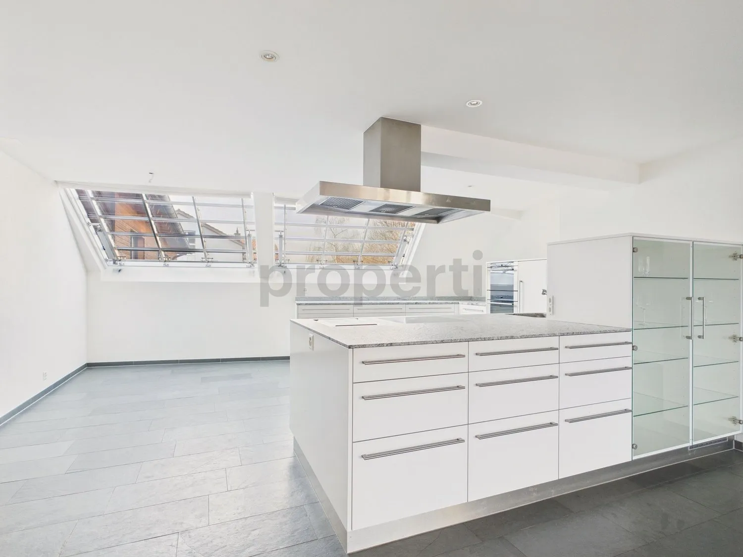 Modern 4.5-Zimmer-Maisonette mit grosser Terrasse in Biel-Benken