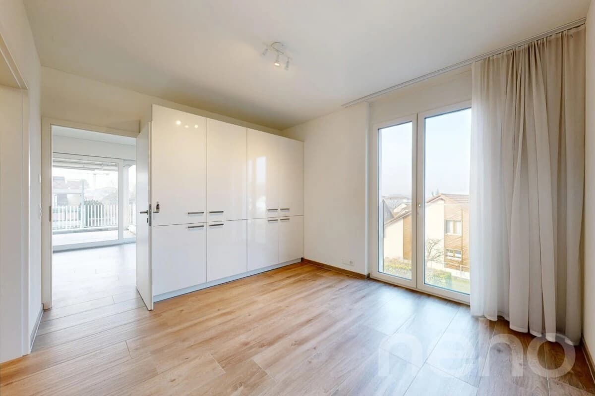 Moderne 3.5-Zimmer-Wohnung mit Balkon und flexiblem Zusatzraum