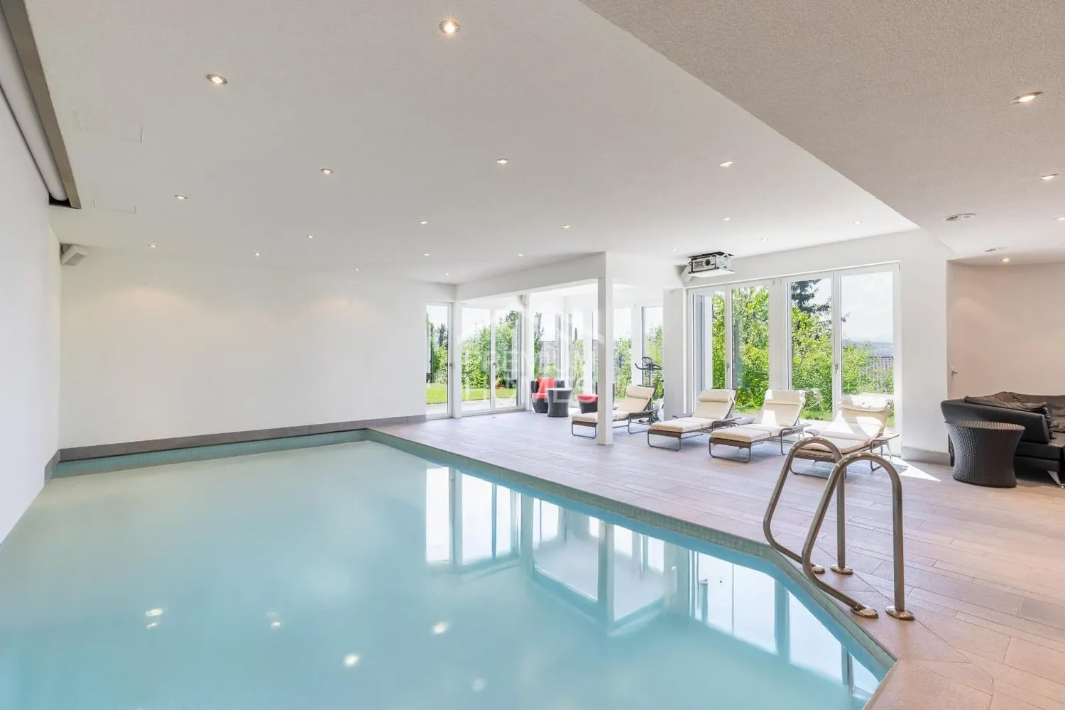 Einmalige Villa mit Blick auf Sempachersee und Zentralschweizer Alpen