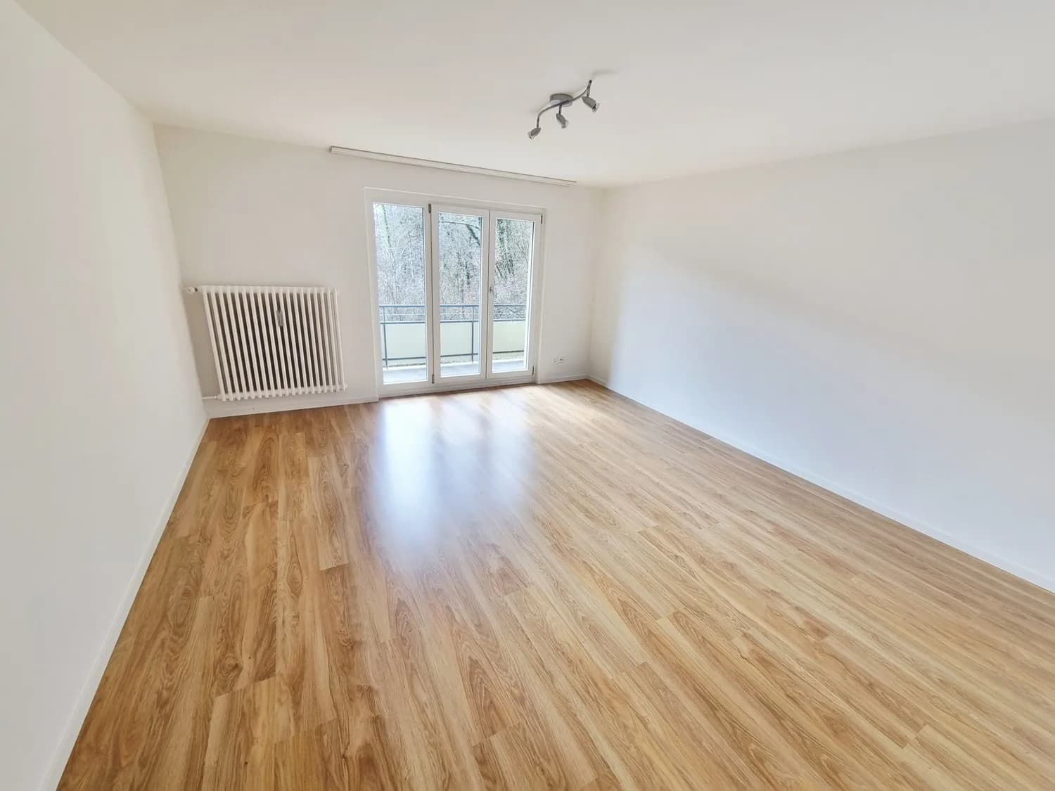 Frisch gestrichene Wohnung mit Balkon und Geschirrspüler  sofort verfügbar!